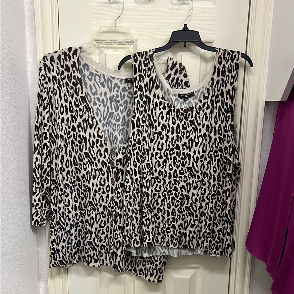 Chic Leopard Print Women's Sweater Set